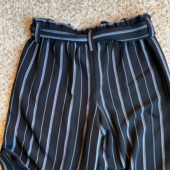 NWOT Cropped wide leg trousers with paper bag waist - Picture 6 of 10